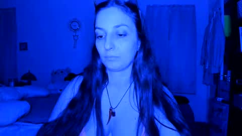 Snapshot of italiana25 chatting on 06/08/26, 06:14 Bella Bloom online show from 06/08/26, 06:14