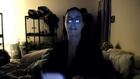 Snapshot of italiana25 chatting on 06/22/26, 03:25 Bella Bloom online show from 06/22/26, 03:25