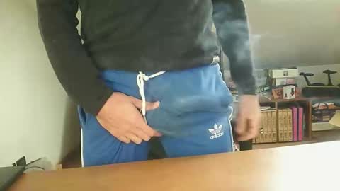 Snapshot of italiano116116 chatting on 11/02/25, 01:35 italiano116116 online show from 11/02/25, 01:35