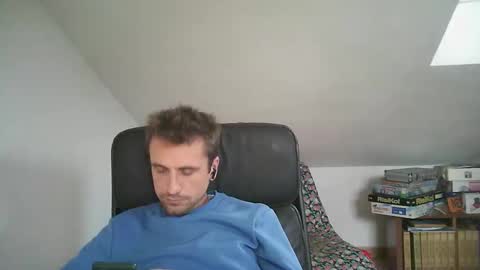 Snapshot of italiano116116 chatting on 11/19/25, 02:17 italiano116116 online show from 11/19/25, 02:17