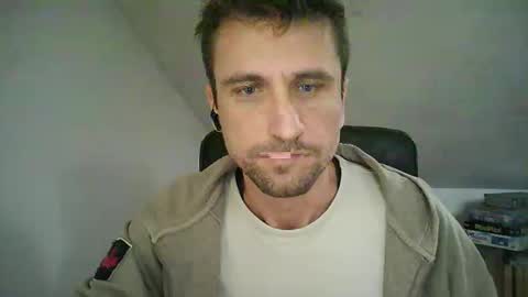 Snapshot of italiano116116 chatting on 12/22/25, 10:01 italiano116116 online show from 12/22/25, 10:01