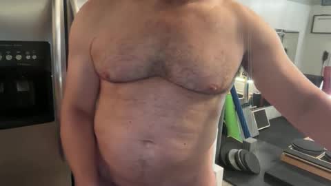 Snapshot of italiano9in chatting on 10/22/25, 01:39 Tony online show from 10/22/25, 01:39