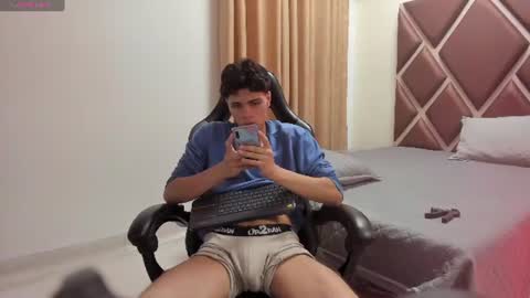 Snapshot of ithan_hot chatting on 07/12/26, 04:36 ithan_hot online show from 07/12/26, 04:36