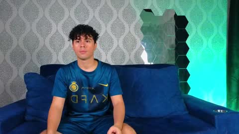 Ithan and Friends online show from 01/17/25, 07:30