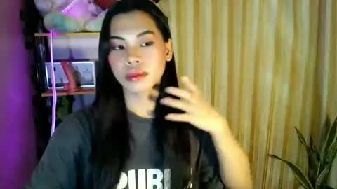 Snapshot of its_chloe20 chatting on 06/14/26, 01:13 its_chloe20 online show from 06/14/26, 01:13