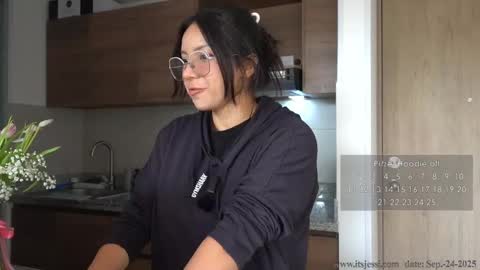 Jessi online show from 09/24/25, 08:23