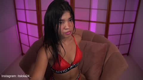 Snapshot of its_lola chatting on 01/21/25, 03:26   online show from 01/21/25, 03:26