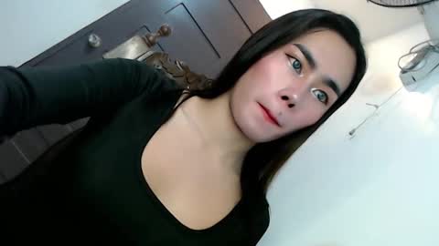 its_me_vanesa online show from 11/17/25, 12:11