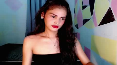 Snapshot of its_mirabel chatting on 05/24/26, 05:12 MIRABEL online show from 05/24/26, 05:12