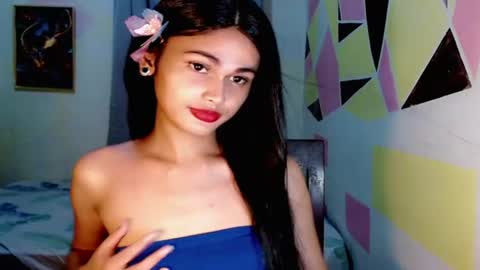 Snapshot of its_mirabel chatting on 06/18/26, 12:55 MIRABEL online show from 06/18/26, 12:55