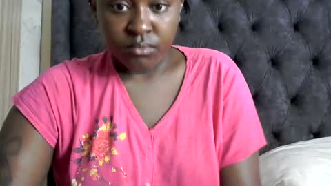 Snapshot of its_sweet chatting on 01/20/25, 11:13 BigAss horny online show from 01/20/25, 11:13