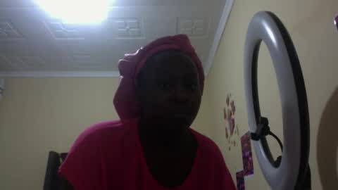 Snapshot of its_sweet chatting on 11/01/25, 05:31 BigAss horny online show from 11/01/25, 05:31