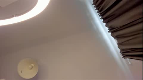 Isabella online show from 02/05/26, 11:15