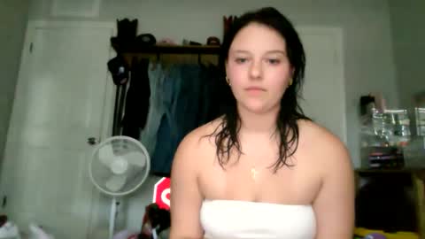 Snapshot of itsjustemmy chatting on 04/29/26, 07:20 itsjustemmy online show from 04/29/26, 07:20