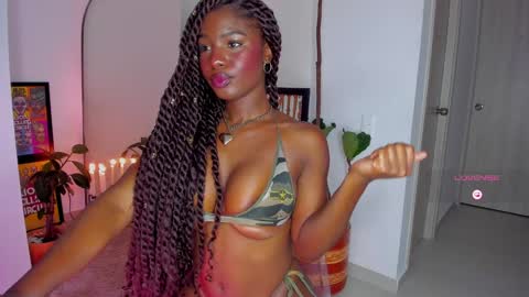 lau online show from 02/02/25, 10:57