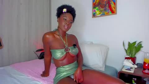 Snapshot of itslau_ chatting on 05/31/26, 03:58 lau online show from 05/31/26, 03:58