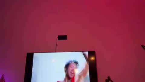 Snapshot of itslunaaaaa chatting on 02/03/26, 02:53 Luna online show from 02/03/26, 02:53