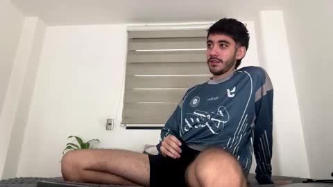 Snapshot of itsmartin_ chatting on 02/09/26, 12:20 itsmartin_ online show from 02/09/26, 12:20