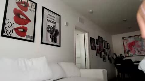 Snapshot of itsmealexisrae chatting on 10/09/25, 04:05 Alexis Rae online show from 10/09/25, 04:05