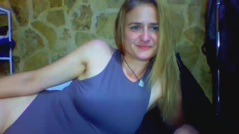 Snapshot of itsmekrissy chatting on 03/17/26, 12:37 itsmekrissy online show from 03/17/26, 12:37