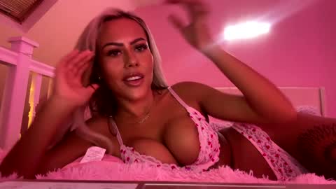 Lola online show from 01/31/25, 05:42