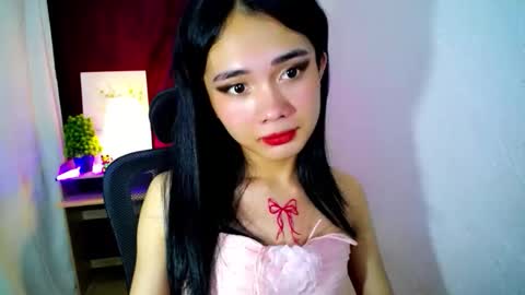Snapshot of itsmeloveypinay chatting on 10/01/25, 12:33 itsmeloveypinay online show from 10/01/25, 12:33