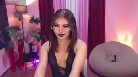Snapshot of itsmesianaa29 chatting on 10/04/25, 05:22 Siana online show from 10/04/25, 05:22