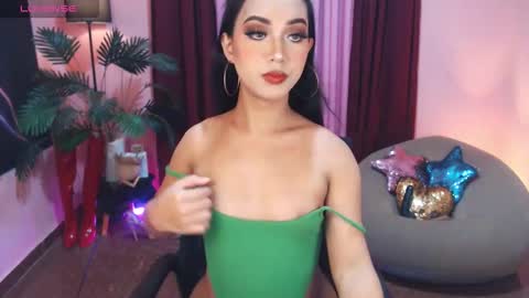 Sofia online show from 10/18/25, 04:19