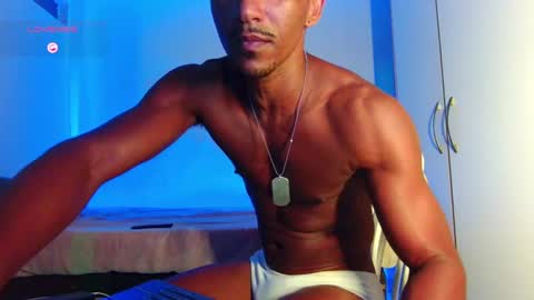 Snapshot of itsmikenoir chatting on 10/05/25, 11:13 Limited offer 50    online show from 10/05/25, 11:13