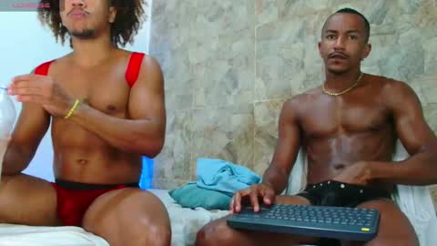 Snapshot of itsmikenoir chatting on 10/18/25, 02:18 Limited offer 50    online show from 10/18/25, 02:18