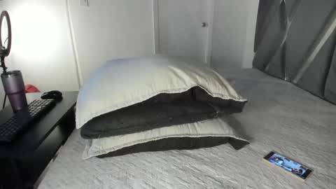 Moon online show from 05/26/26, 07:10