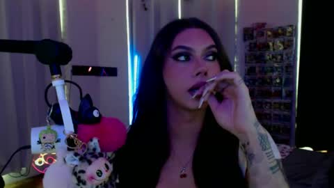 Snapshot of itsnickibabyy chatting on 05/15/26, 12:17 Nicki Foxx online show from 05/15/26, 12:17