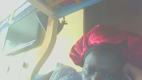 Snapshot of itsqueen_blacq chatting on 09/21/25, 02:08 Queen blacq online show from 09/21/25, 02:08