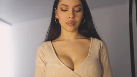 itsssssssme_lana online show from 01/04/25, 05:05