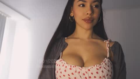 itsssssssme_lana online show from 01/10/25, 02:55