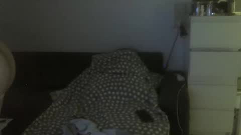 Snapshot of itstrashcannottrashcant chatting on 11/30/25, 02:21 ItsTrashCanNotTrashCant online show from 11/30/25, 02:21