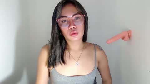 Snapshot of itsurgil_kloeh chatting on 11/16/25, 10:54 itsurgil_kloeh online show from 11/16/25, 10:54