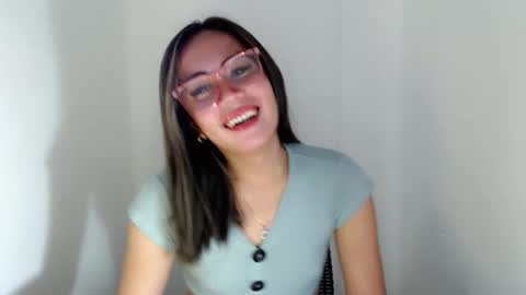 Snapshot of itsurgil_kloeh chatting on 11/22/25, 08:19 itsurgil_kloeh online show from 11/22/25, 08:19