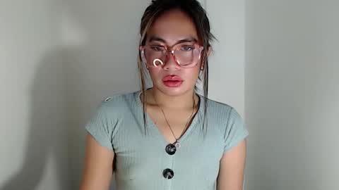 Snapshot of itsurgil_kloeh chatting on 11/25/25, 03:06 itsurgil_kloeh online show from 11/25/25, 03:06