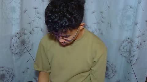 Snapshot of itsyour_asianboy chatting on 10/11/25, 11:31 just call me francis online show from 10/11/25, 11:31
