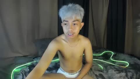 Snapshot of itsyourcummerboy_xx chatting on 05/18/26, 07:36 Kyle online show from 05/18/26, 07:36