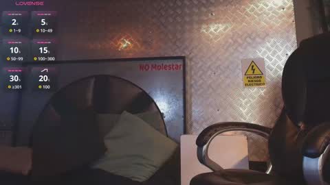 Snapshot of itszairen chatting on 02/11/26, 04:17 itszairen online show from 02/11/26, 04:17