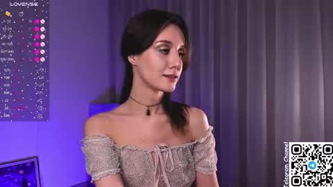 Snapshot of ittybittytittykira chatting on 11/24/25, 11:32 Kira online show from 11/24/25, 11:32