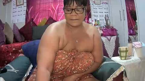 itumeleng74 online show from 02/15/26, 06:21