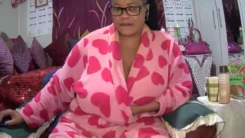 itumeleng74 online show from 04/15/26, 07:32