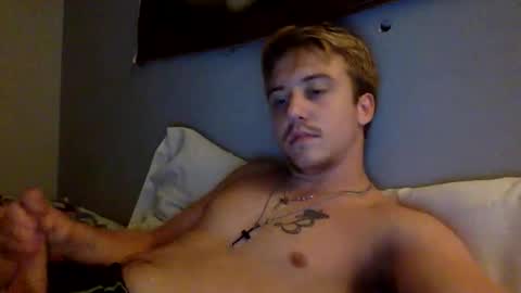 Snapshot of itxlowhoe479 chatting on 10/27/25, 05:00 itxlowhoe479 online show from 10/27/25, 05:00