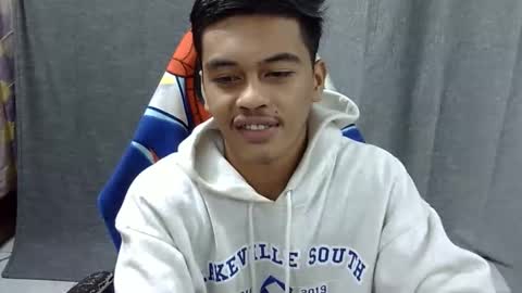 Snapshot of itzme_jhonfred chatting on 05/24/26, 11:37 Jhonfred online show from 05/24/26, 11:37