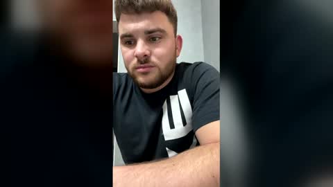 iurcupetru07 online show from 12/15/25, 02:54