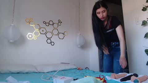 Snapshot of ivana_rose chatting on 02/06/25, 10:21 Adris online show from 02/06/25, 10:21