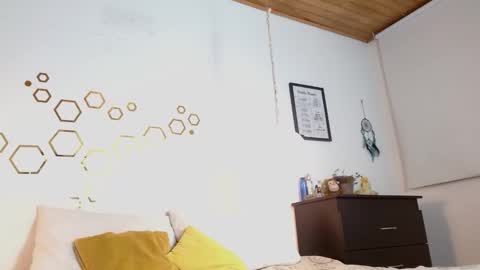 Snapshot of ivana_rose chatting on 09/22/25, 02:35 Adris online show from 09/22/25, 02:35